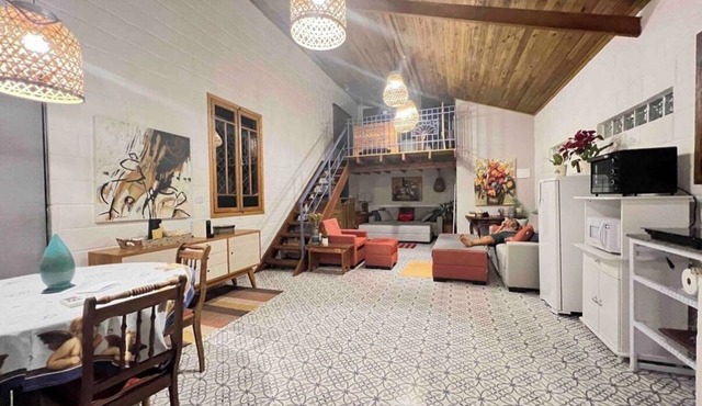 Cozy 1-bedroom chácara in charming Engenheiro Coelho with AC, fitness room, WiFi