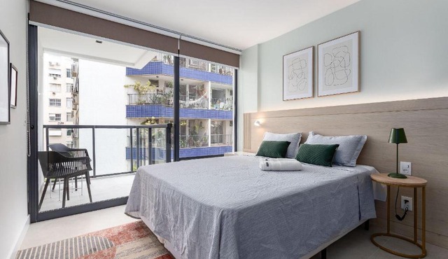 Cozy Apartment | Pool, Sauna & 350m from the Metro