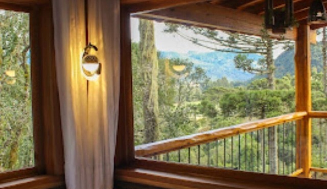 Cozy couple's cabin with hot tub, air conditioning and heating