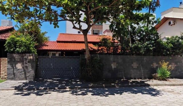 Cozy house 150m from Praia Grande beach on the coast of Santa Catarina.
