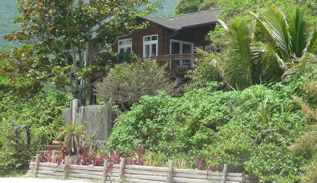 Cozy home on the beach sand with wonderful views and fully equipped