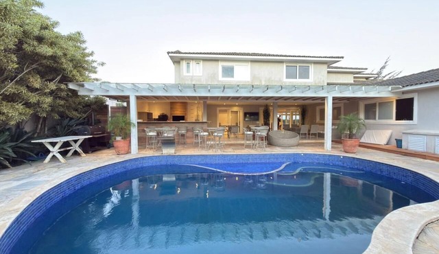 Cozy house, beachfront, sea view, view of Rocas Island.