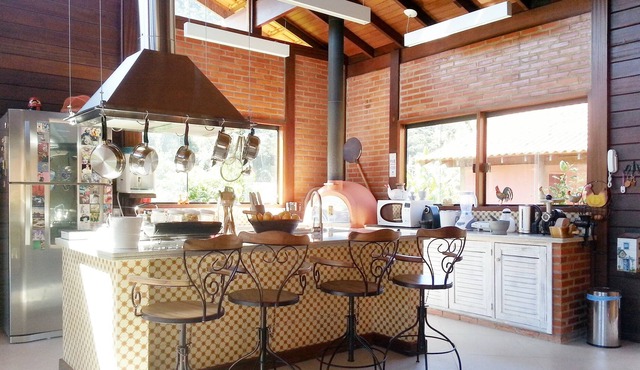 Cozy house with pool, whirlpool, fireplace, pizza oven, garden.