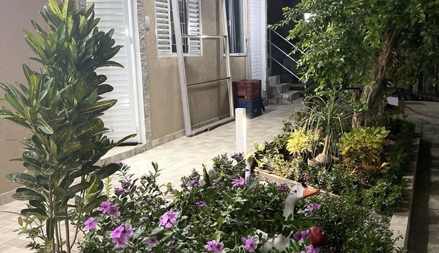 Cozy kitnet/tiny house near UNIG University, air conditioning, WI-FI