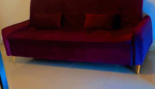 Cozy studio close to supermarket, pharmacy and shopping mall.
