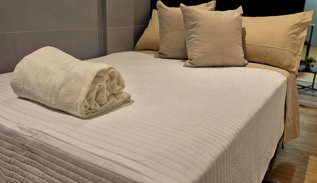 Cozy studio in downtown Florianópolis. Close to everything the island has to offer.