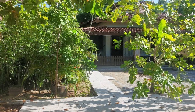 Cozy vacation home surrounded by greenery a few steps from the sea