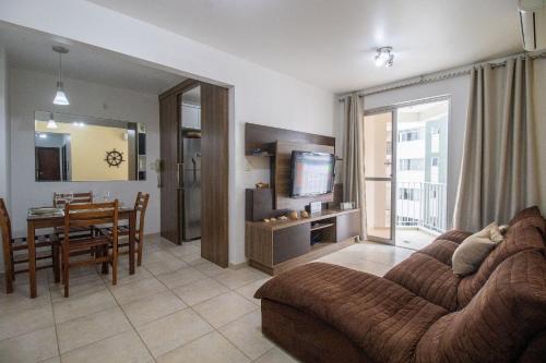 CRM38 - 2Dorm, Climatizado, Centro, Garagem, Wi-fi