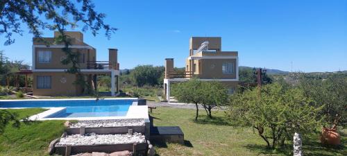 Cuatro Elementos Housing