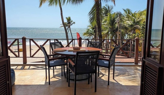 Cumbuco Penthouse Oceanview Beachfront 2-bedroom apartment with AC, WiFi