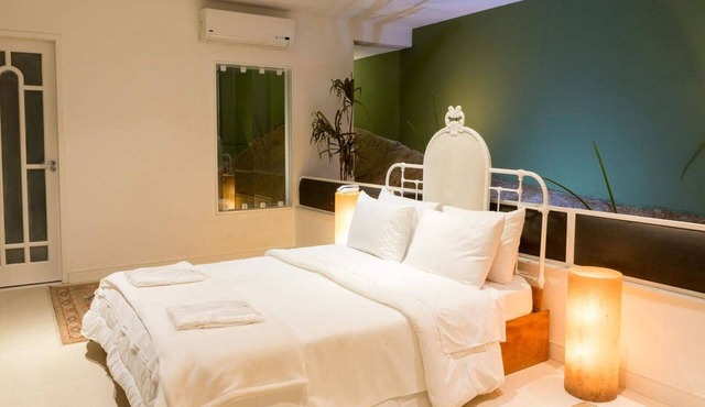Deluxe double suite with walk-in closet