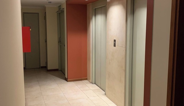 Departamento amplio frente parque sarmiento a 1 cuadra de terminal y centro