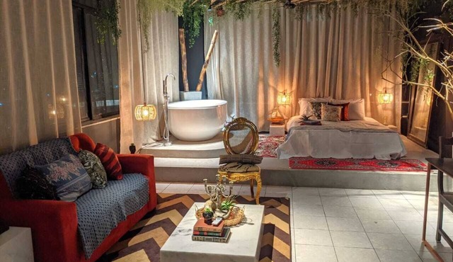 Design Loft Next to Famous Elevator