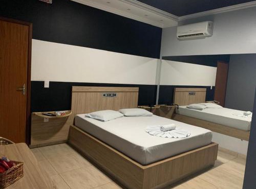 Diamond Motel