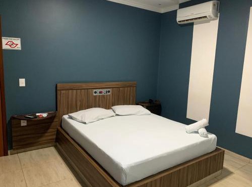 Diamond Motel