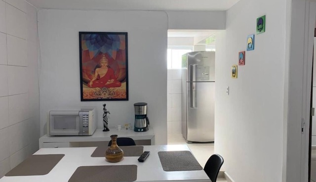 Downtown near Beiramar Shopping Mall, garage, sleeps 4, Wi-Fi, easy access to the beaches.