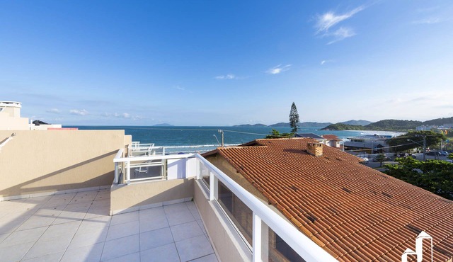 Duplex apartment in 4 Ilhas