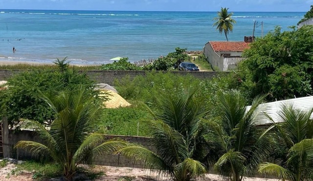 Duplex apartments, 02 en-suite bedrooms, sea view, 30 m from the beach on the border with Maragogi