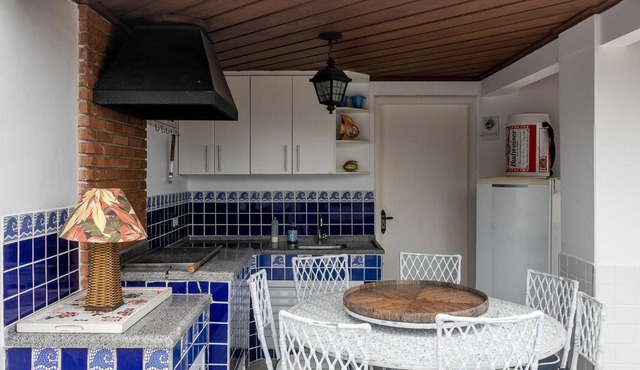 Duplex com piscina e área gourmet perto da praia