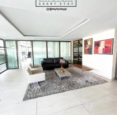 Duplex de luxo com hidro by Day by Day no Atlantis