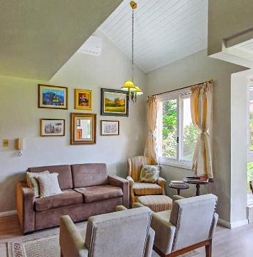 Duplex Floresta Negra - Sua Base perfeita em Gramado! Ótima LOCALIZAÇÃO LAGONegro 500m - 02 Quartos e 02 Banheiros para FAMILIA em CONDOMINIO FECHAD0, cozinha completa com GARAGEM e portaria 24h