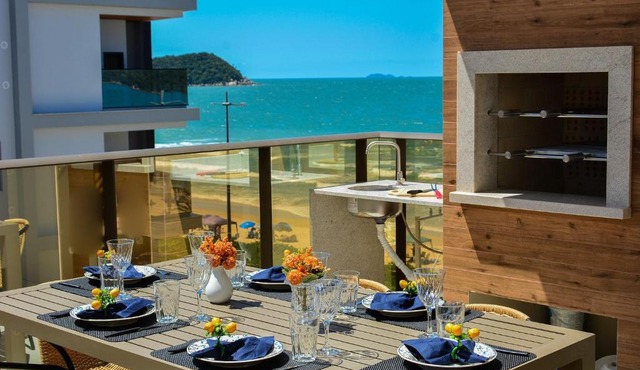 Duplex Vista Mar com Piscina Privativa - GCR011