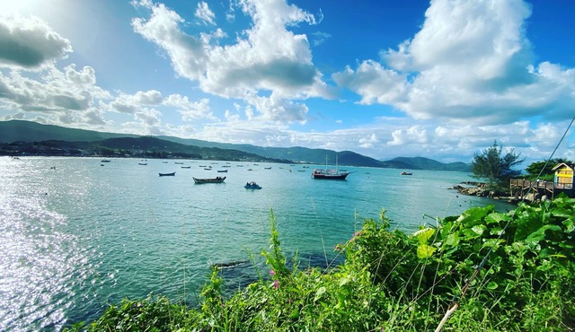 Duplex2 with sea view, 300 meters from Garopaba Beach!