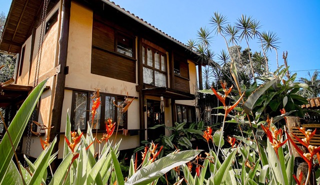 Eco-Home nr. Historic Center Paraty, with Wifi and large tropical garden.