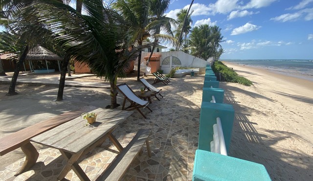 Enjoy paradise on Garça Torta beach, in a family residence.