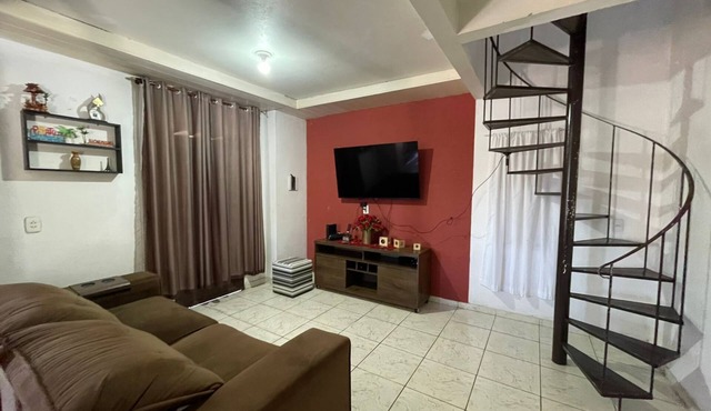 Entire 2 bedroom house close to Campeche beach and Morro das Pedras
