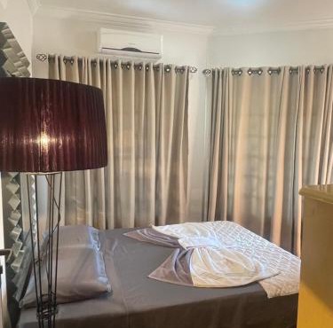 Equilíbrium Quarto de casal com banheiro compartilhado