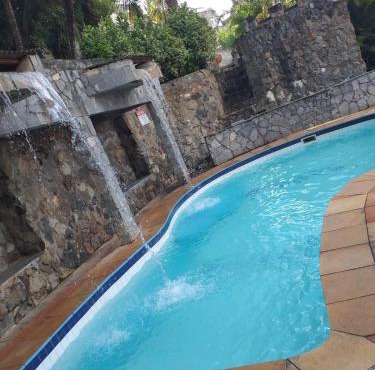 ESCAPE PARA O PARAISO, Casa Mobiliada com PISCINA e Salão de jogos, 300mt da PRAIA