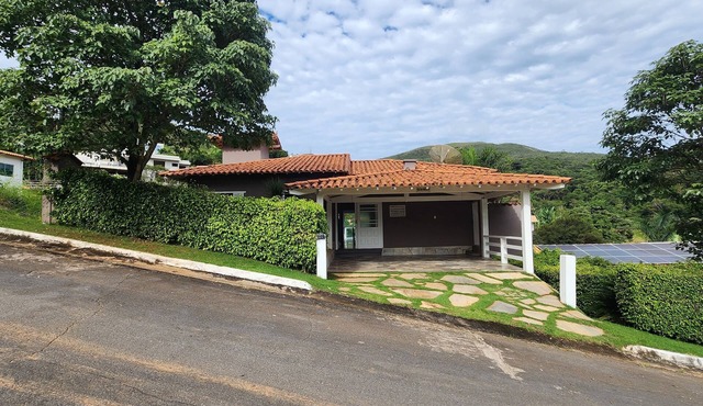 Escarpas do Lago House