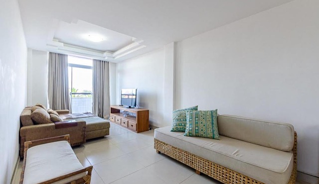 Excelente apartamento no melhor point de Itaúna a 100 m da praia