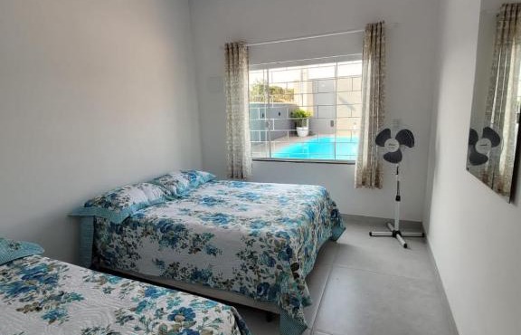 Excelente casa com piscina