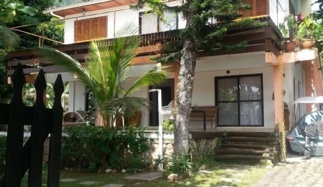 Excelente casa a 70 m da praia.