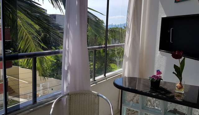 Excellent apartment 50 meters from Cachoeira do Bom Jesus Beach, with bike access.