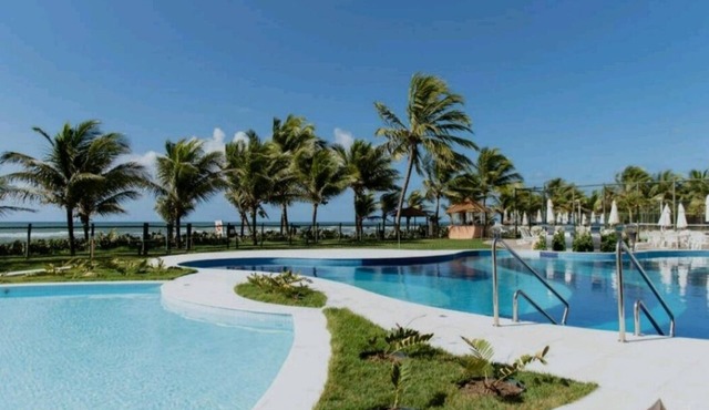 EXCELLENT 3-BEDROOM APARTMENT, FURNISHED, OCEANFRONT, WITH MAID SERVICE.