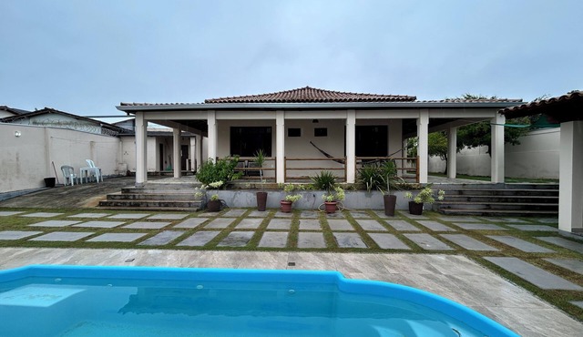 Excellent 5-bedroom house with pool in the center of Prado!