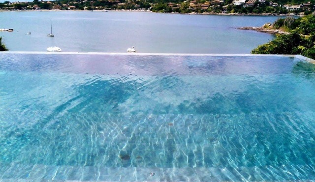 Excellent 8-suite mansion on the sand at Ferradura Beach!