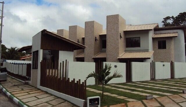 Excellent apartment in a village condominium.