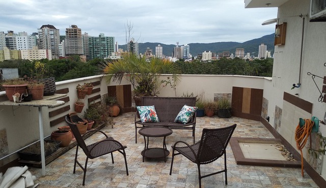 Excellent duplex penthouse two blocks from the sea