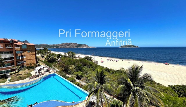 Facing Camboinhas Beach | Apartment in the Oceanside Condominium