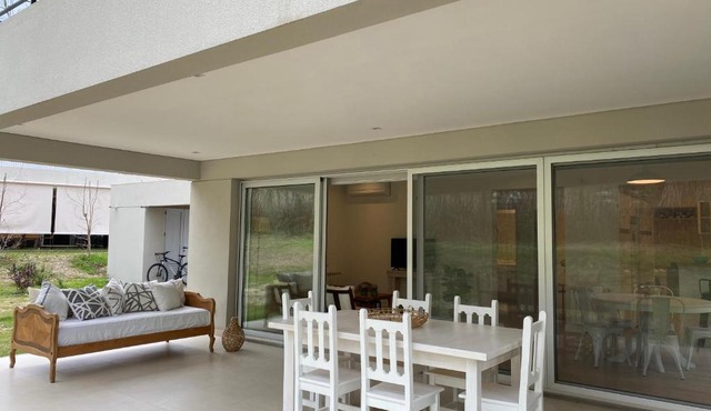 FANTASTICO DUPLEX CON JARDIN Y PISCINA!