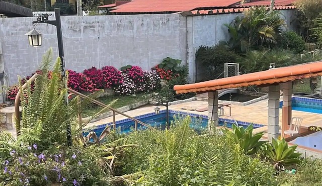 Farm with Jacuzzi and 2 swimming pools 40 minutes from SP