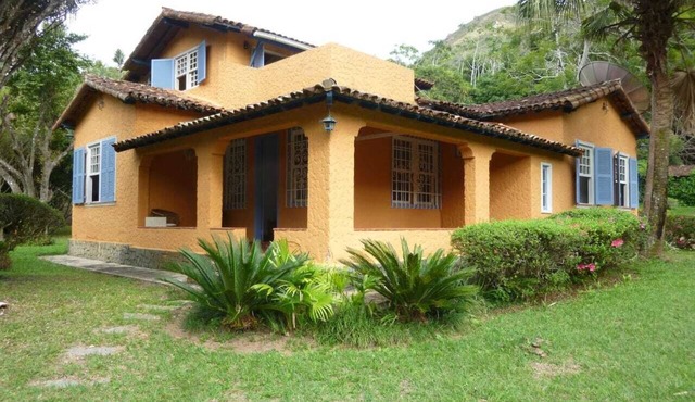Farmhouse with complete security and easy access.