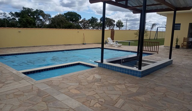 FARMHOUSE WITH HEATED SWIMMING POOL NEXT TO SOROCABA.