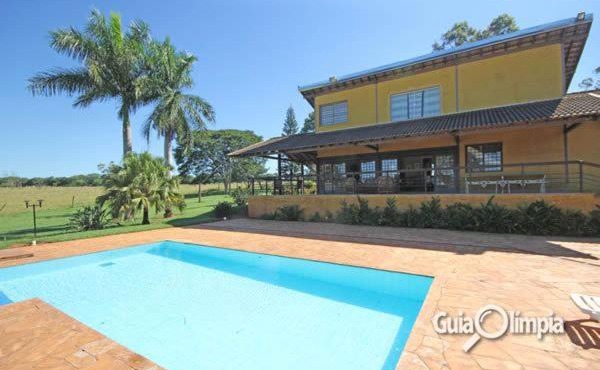 Fazenda Brinsini 1 km dos Parques, espaço enorme