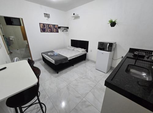 Flat 04 com lavanderia na entrada e feira as domingo e quartas