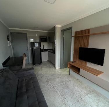 FLAT BEM LOCALIZADO COM PISCINa